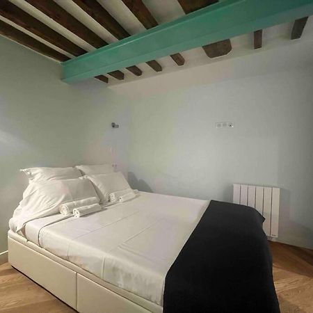 Paris Le Marais Duplex Lägenhet Exteriör bild
